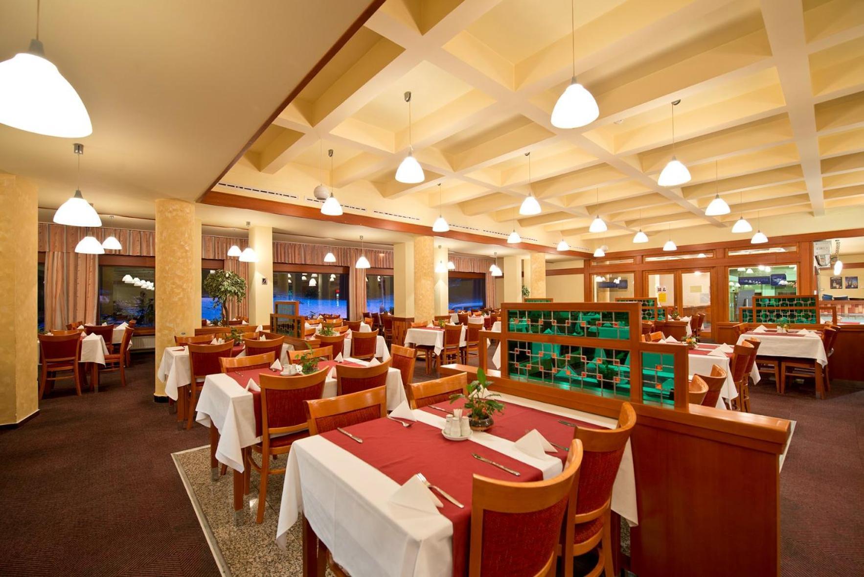 Hotel Sorea Snp ديمانوفْشكا دولِنا المظهر الخارجي الصورة